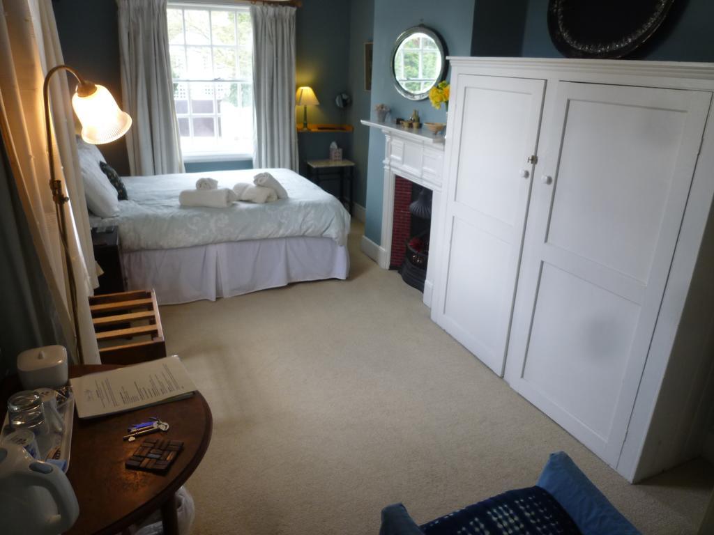 Manor Cottage Bed And Breakfast Windsor Exteriér fotografie