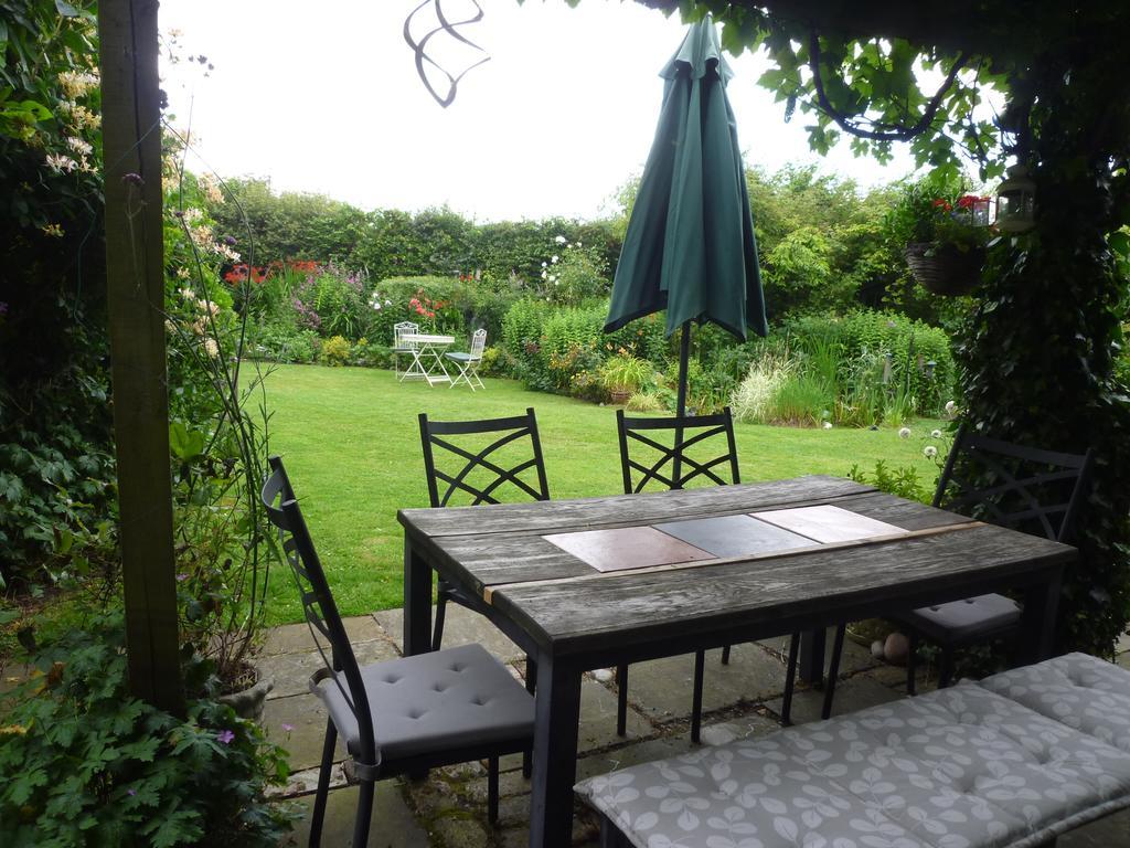Manor Cottage Bed And Breakfast Windsor Exteriér fotografie