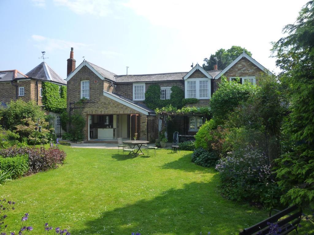 Manor Cottage Bed And Breakfast Windsor Exteriér fotografie