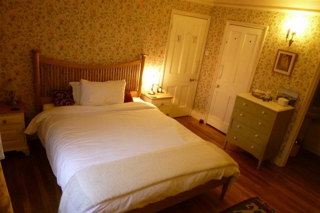 Manor Cottage Bed And Breakfast Windsor Exteriér fotografie